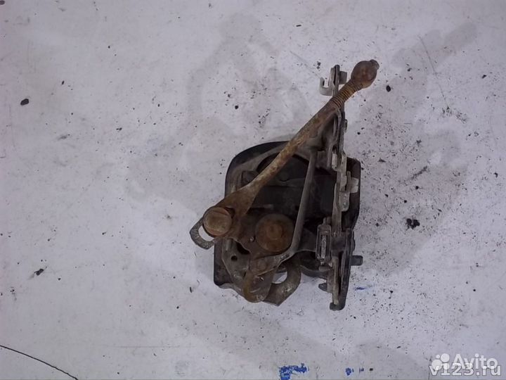 Замок задней правой двери Toyota Vista V10 (1982—1986) 1349