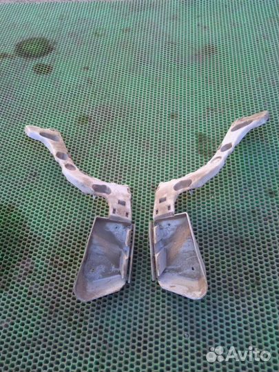 Крепление бампера заднее Ford Focus 3 iqdb 2013