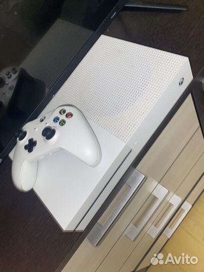 Xbox One s