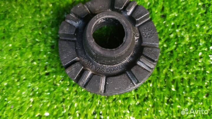 Подушка радиатора Audi A4 B9