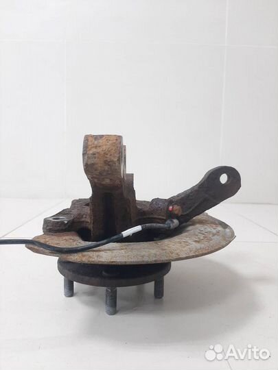 Кулак поворотный передний левый Mitsubishi Outland