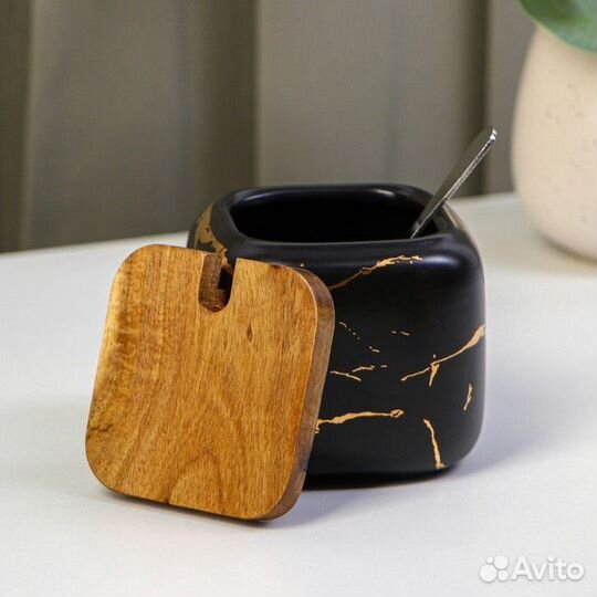 Набор банок керамических с ложками на деревянной п