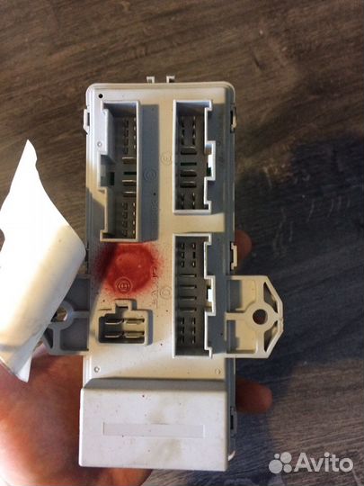 Продам блок предохранителей на киа соренто 1