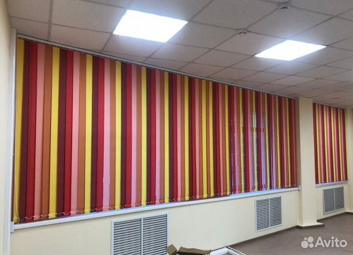 Рулонные шторы в коробе и с направляющими Q6462