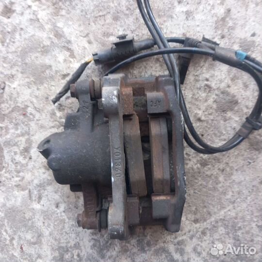 Mercedes vito 639 супорт задняя левая