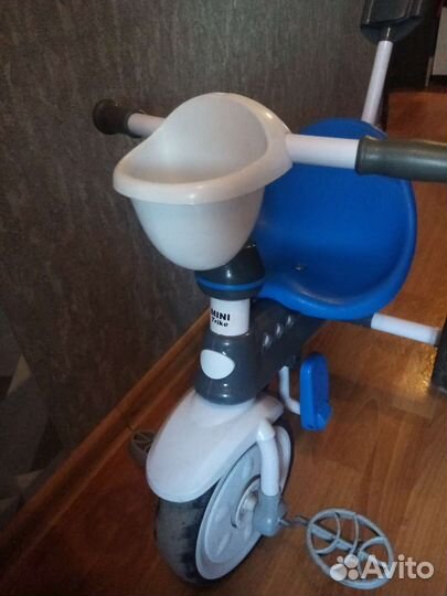 Детский велосипед трехколесный с ручкой