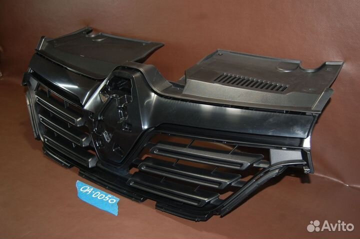 Решетка радиатора - Renault Logan 2