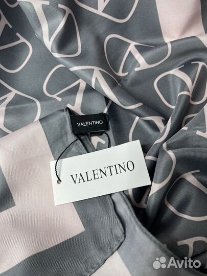Шелковый платок Valentino серый