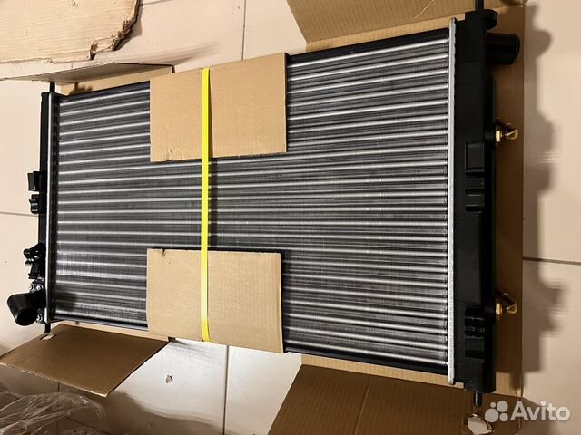 Радиатор охлаждения на Mitsubishi lancer 10