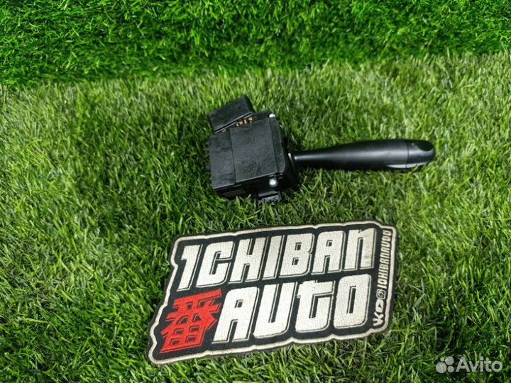 Гитара правая Toyota Funcargo NCP20