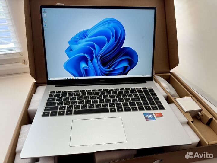 Honor MagicBook X16 2024 Ryzen 5 7640HS, 16/512gb