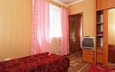 Четырёхместный коттедж с красивым видом из окна