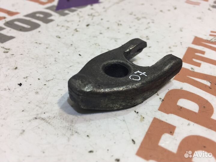 Рено Трафик кронштейн форсунки