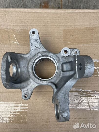 Поворотный кулак Suzuki