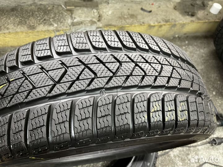 Pirelli Winter Sottozero 3 225/40 R19