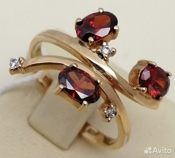 Кольцо / размер 18 / 3,64г / Золото585 / гранат