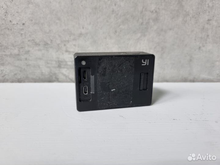 Экшн-камера YI Action Camera Basic Edition