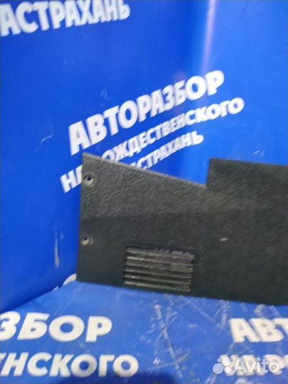 Боковая накладка центральной консоли Ваз Лада 2110