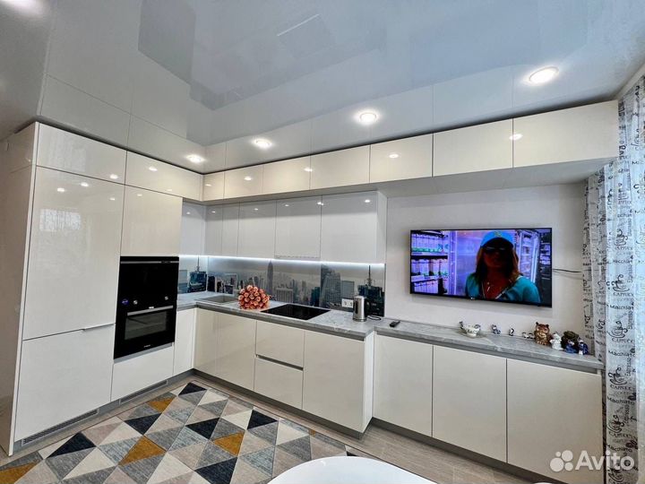 Угловая кухня на заказ. Фабрика