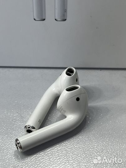 Беспроводные наушники apple airpods 1