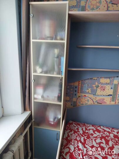 Комплект мебели в детскую б/у