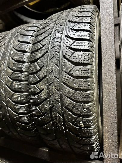 Bridgestone Ice Cruiser 7000 215/65 R16