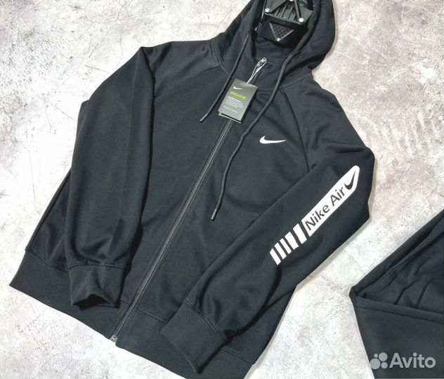 Спортивные костюмы Nike