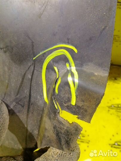 Подкрылок передний правый Skoda Fabia