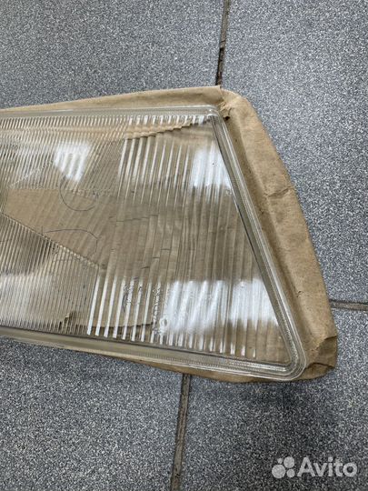 Стекло фары mercedes sprinter 905 Правое