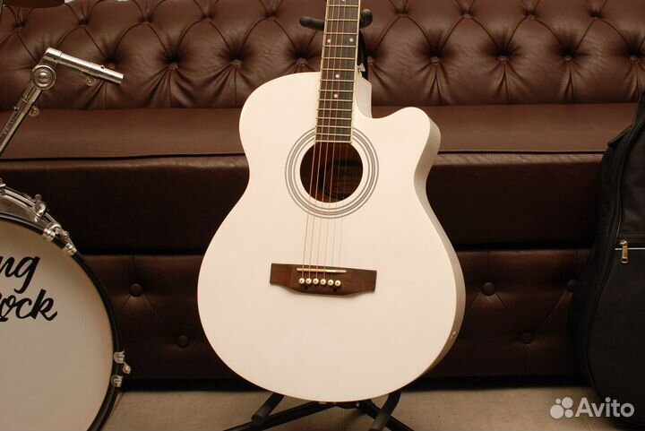 Электроакустическая гитара (комплект)