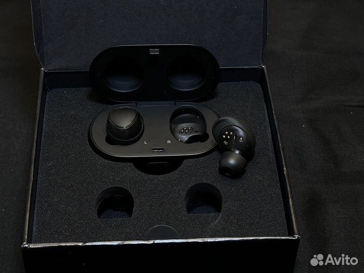 Беспроводные наушники samsung gear iconx