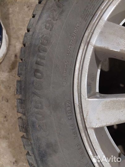 Kumho WinterCraft Ice WI31 205/60 R16 92T