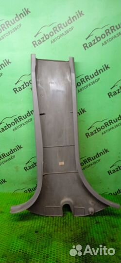 Накладка стойки Nissan Cube