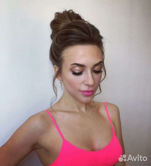 Прически и макияж