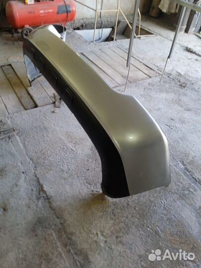 Задний бампер Toyota kluger