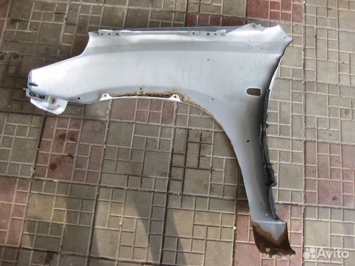 Крыло пер правое.под молдинг для Toyota Rav 4
