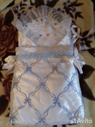 Продается красивый конверт на выписку для мальчика