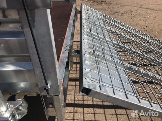 Прицеп мзса 817732.022 с трапом в комплекте