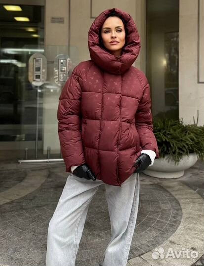 Зимняя куртка с капюшоном
