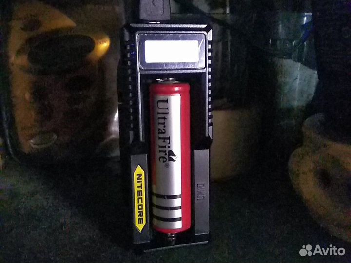 Зарядное устройство Nitecore UM10