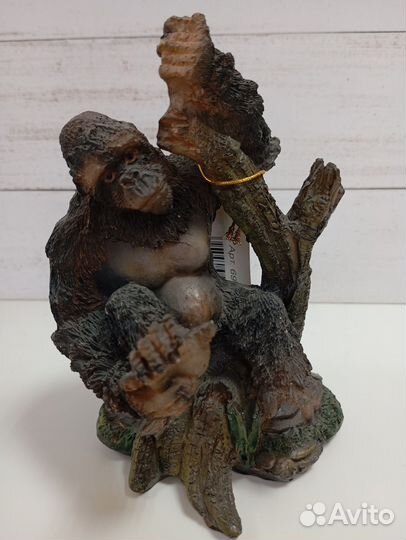 Обезьяна фигурка