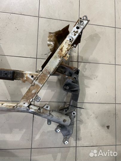 Подрамник передний Bmw 525I Lci E39 M54B25 2003