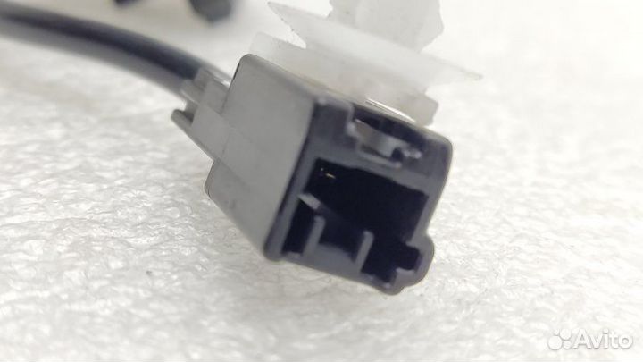 Кнопка открывания багажника Toyota Camry 70 2arfe