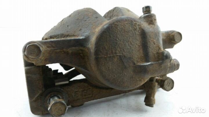 Суппорт передний левый Toyota Hiace LXH12 2LT 1998