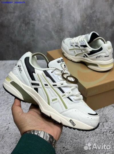 Кроссовки Asics женские