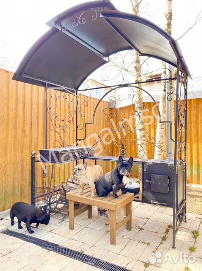 Мангал с крышей