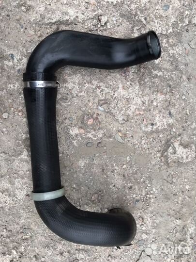 Патрубoк интеpкулерa Lаnd Rоver Frеelandеr 2 2.2TD