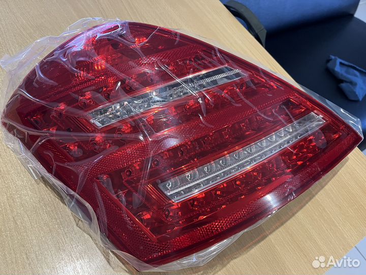 Левая задняя диодная фара Mercedes w221 рестайлинг