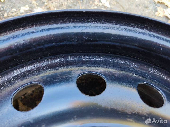 Штампованный диск r14 ниссан