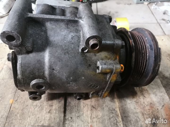 Компрессор кондиционера Ford Fiesta 2 1.6